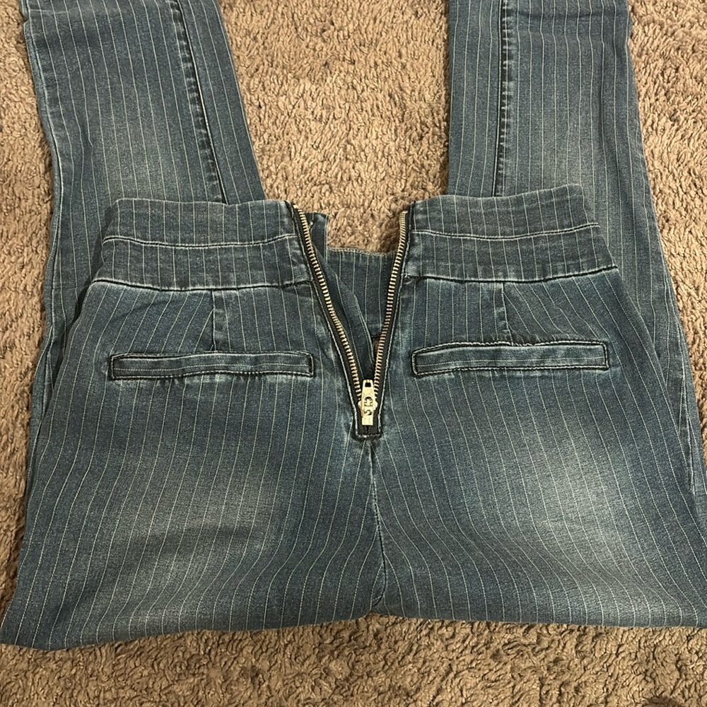 bebe skinny jean very flattering good for going out or work attire